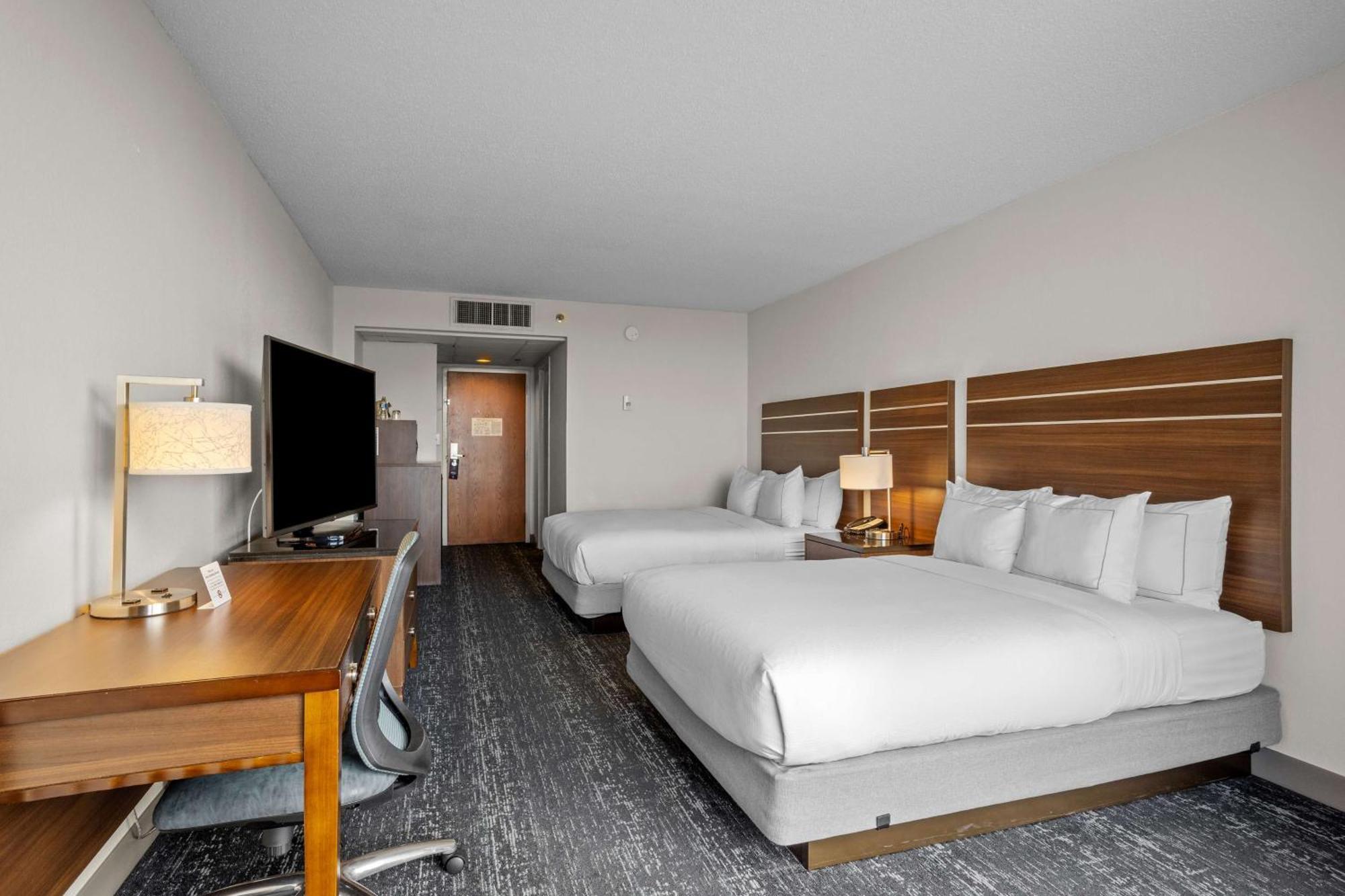 Hotel Doubletree By Hilton Atlantic Oceanfront Atlantic Beach